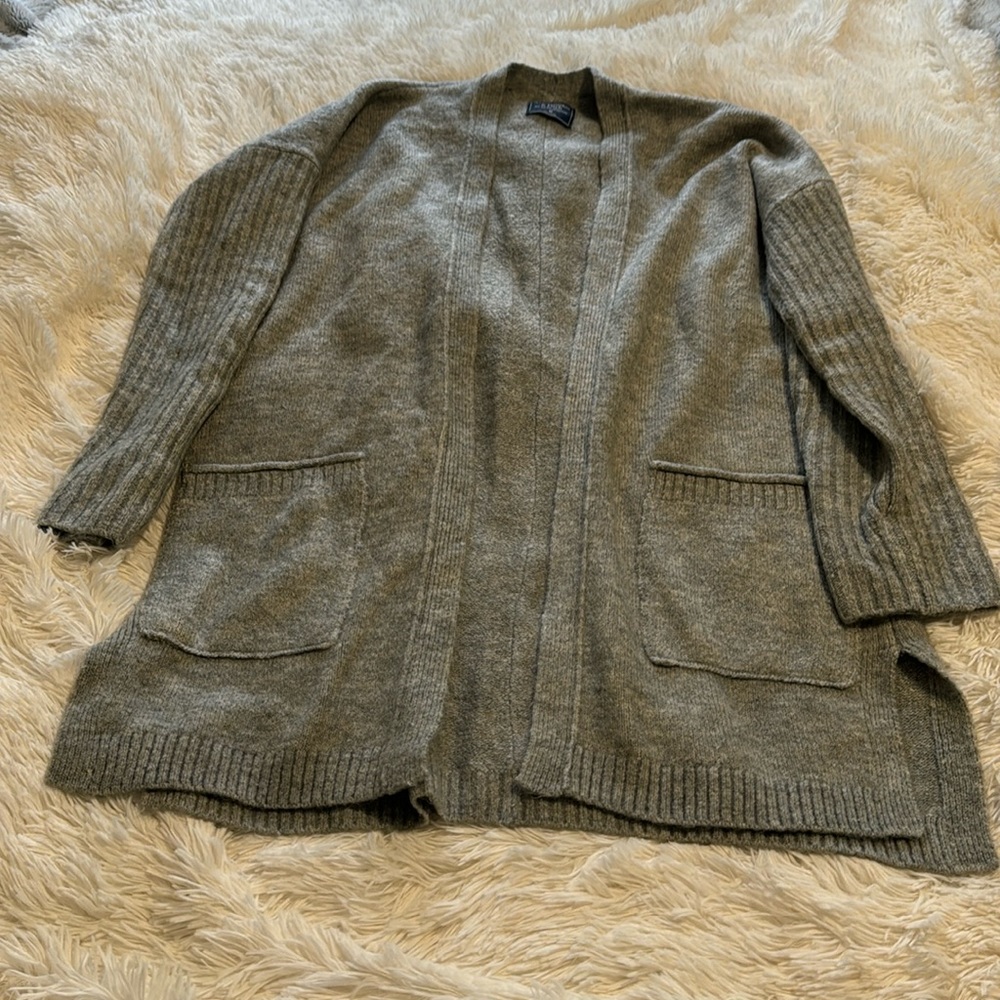 Abercrombie & Fitch gray long soft cardigan Size M